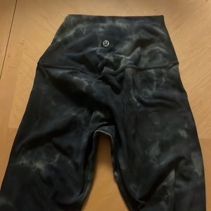 size 2 Lululemon Align capris Diamond Dye